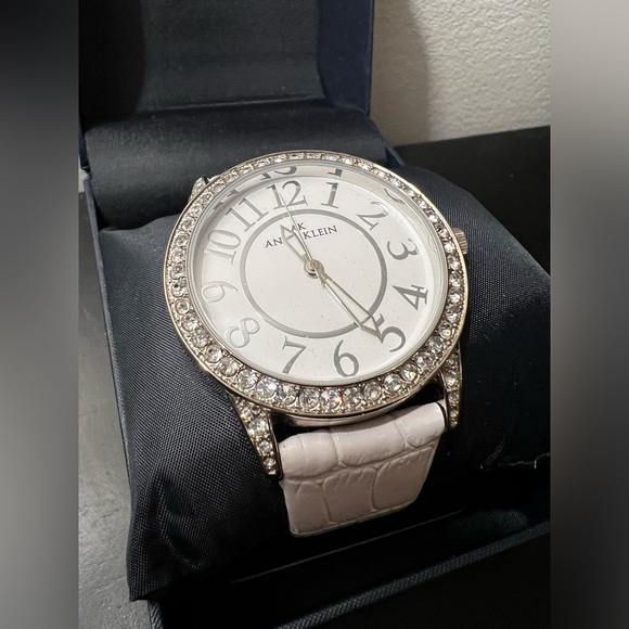 LNIB Anne Klein Womens Watch with Crystals and White Leather Strap - Picture 2 of 9